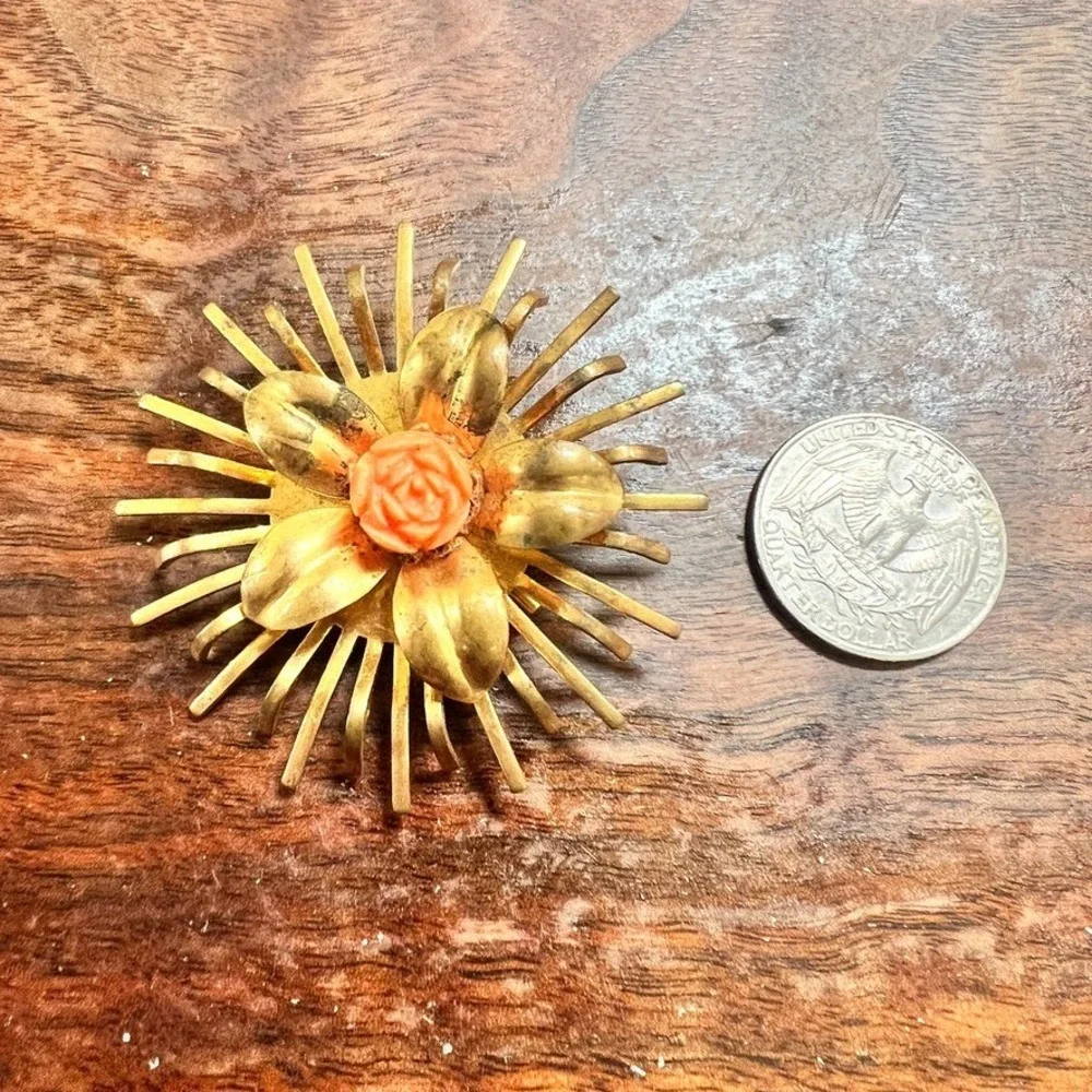 Atomic 1950s Sunburst Flower Brooch Gold Tone‎ Coral Rose